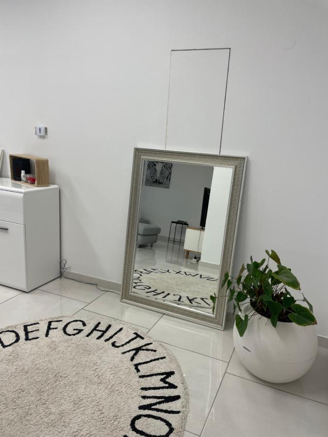 Stadtsuite Mit Sauna In Wiener Neustadt 135 M2 Extérieur photo